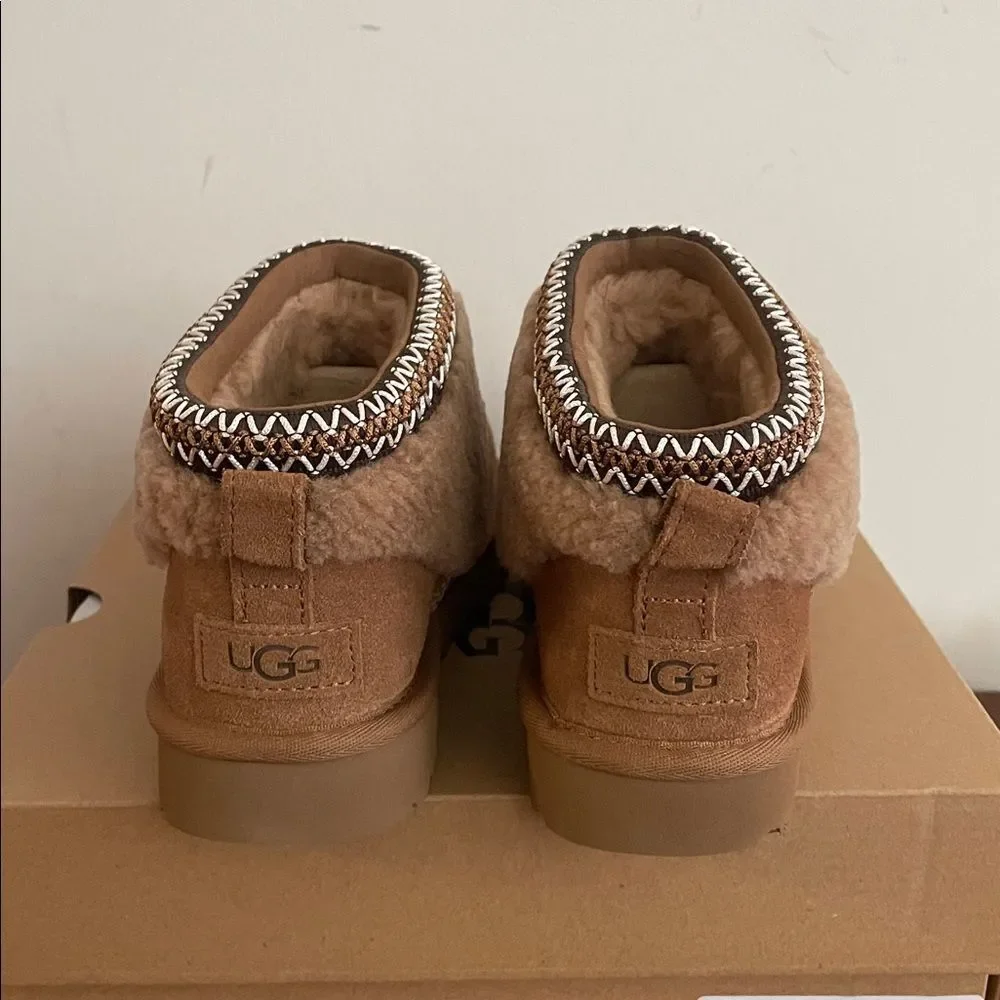 UGG  Classic Ultra Mini Maxi Curly Booties Chestnut USA Women Size 9/UK 7/EU 40